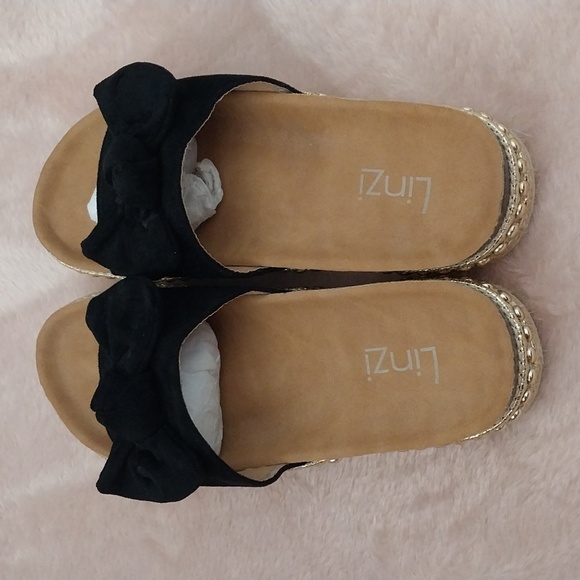 Linzi velvet suedette feel black bow and gold studded slider sandals size 7-8 - Picture 2 of 7